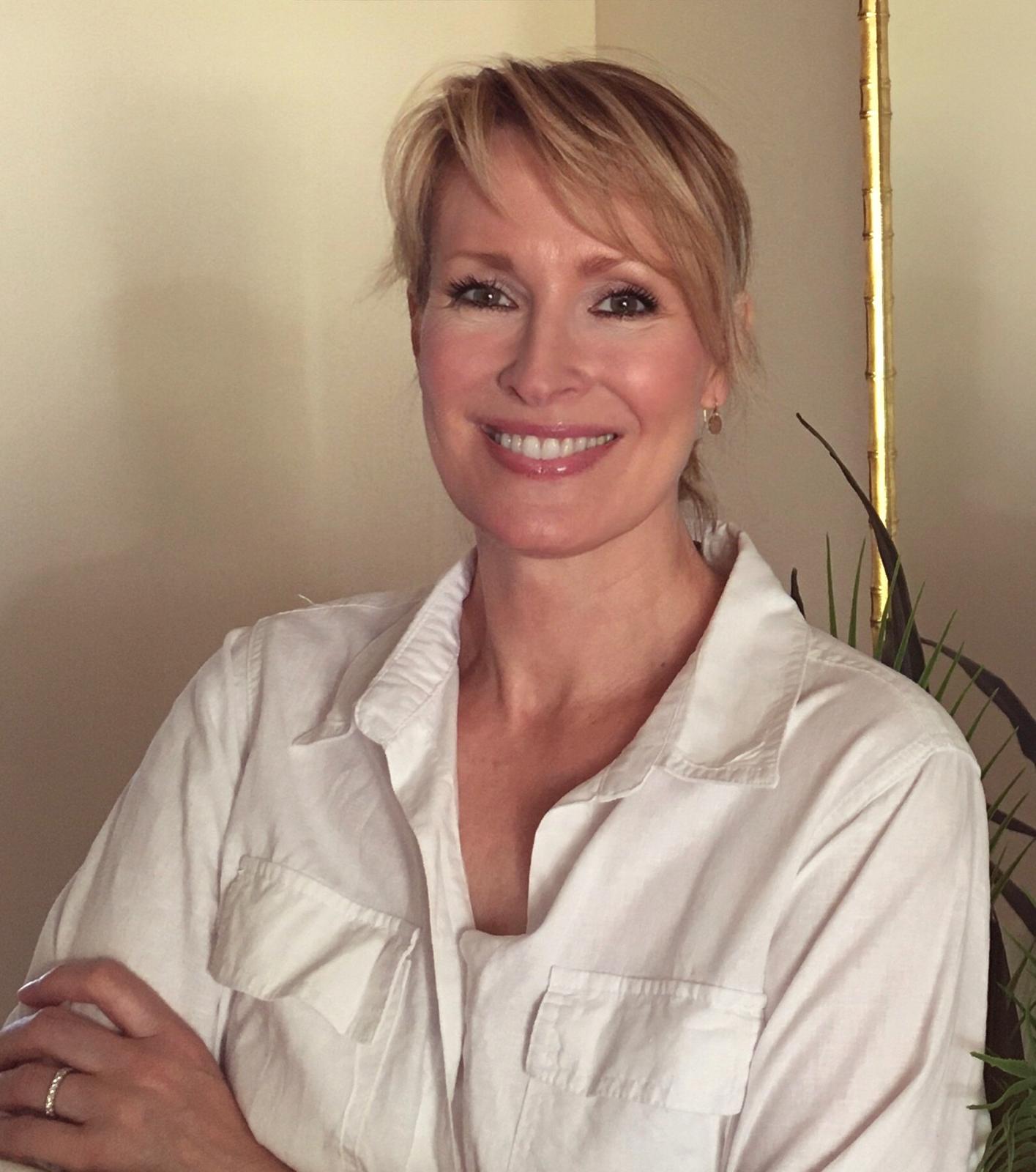 Sabine Hawkins – Online Couples Therapist