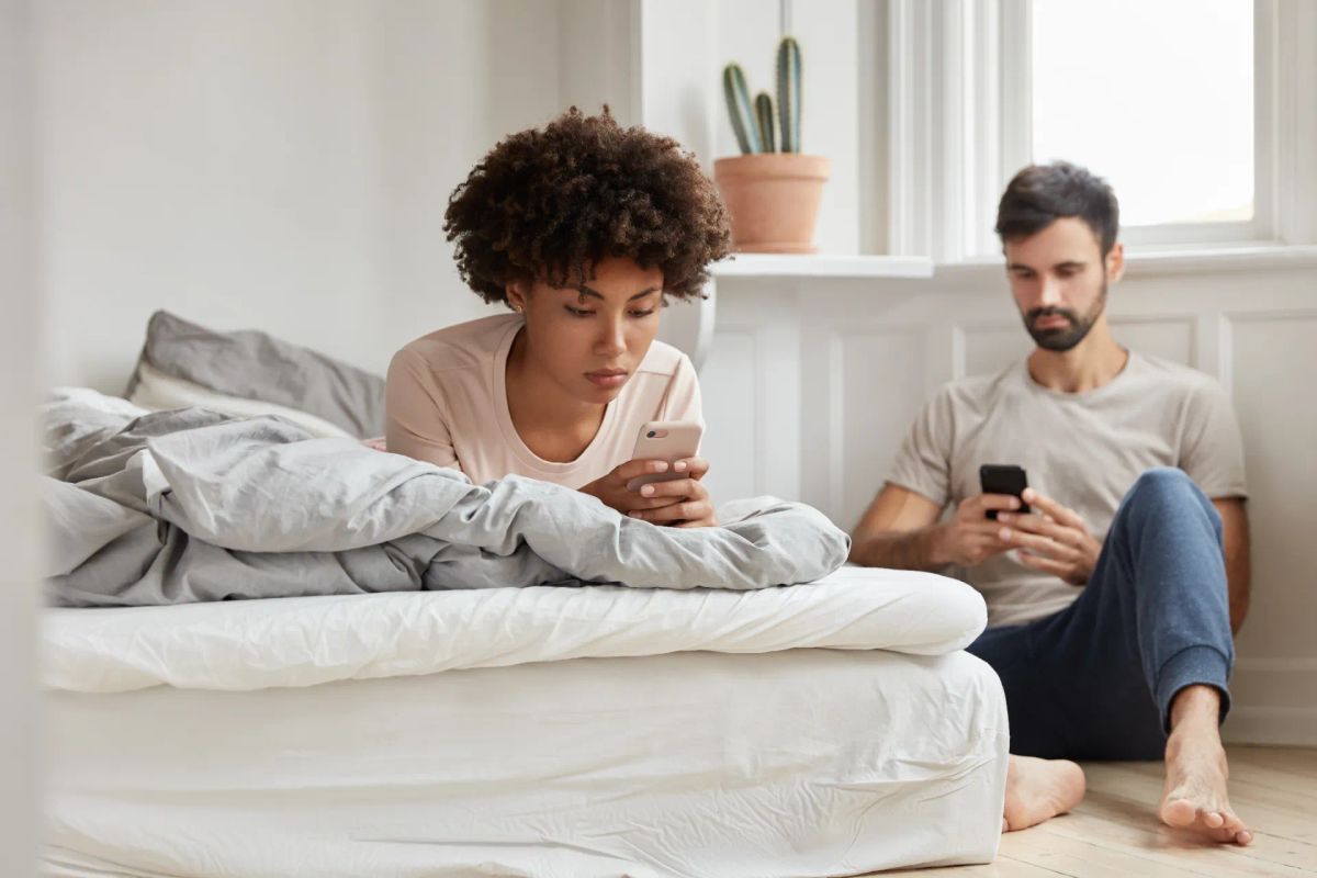 How Trust Slowly Breaks Down in Relationships